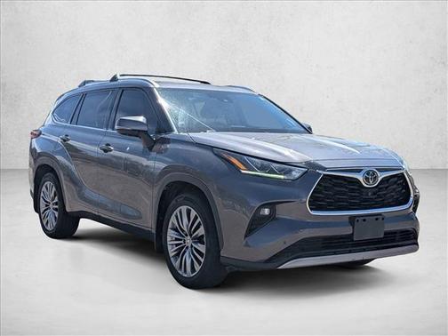 Magnetic Gray Metallic 2021 Toyota Highlander Platinum