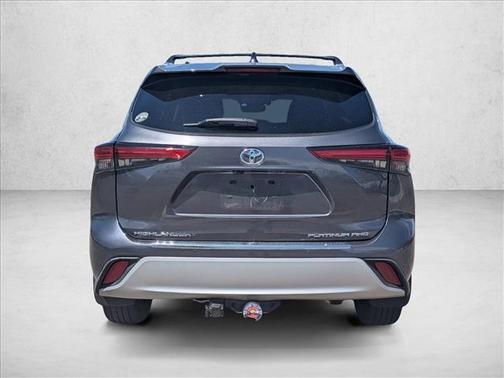 Magnetic Gray Metallic 2021 Toyota Highlander Platinum