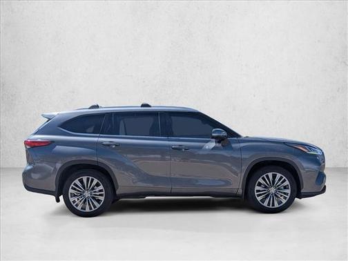 Magnetic Gray Metallic 2021 Toyota Highlander Platinum