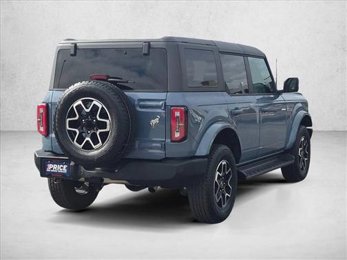 Azure Gray Metallic Tri-Coat 2025 Ford Bronco Outer Banks