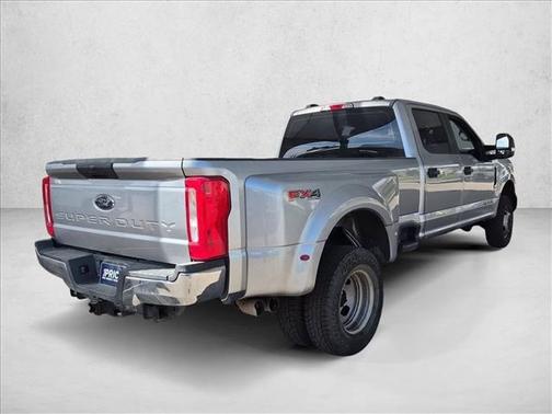 Oxford White 2022 Ford F-350 XL