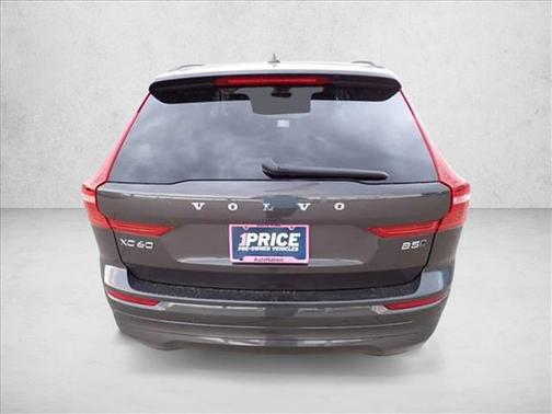 2022 Volvo XC60 B5 Momentum