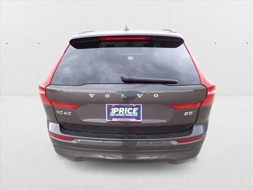 2022 Volvo XC60 B5 Momentum