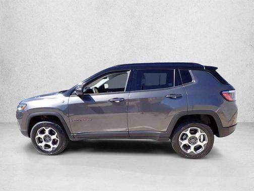 Granite Crystal Metallic Clearcoat 2022 Jeep Compass Trailhawk
