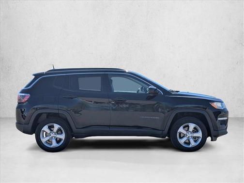 Diamond Black Crystal Pearlcoat 2017 Jeep New Compass Latitude