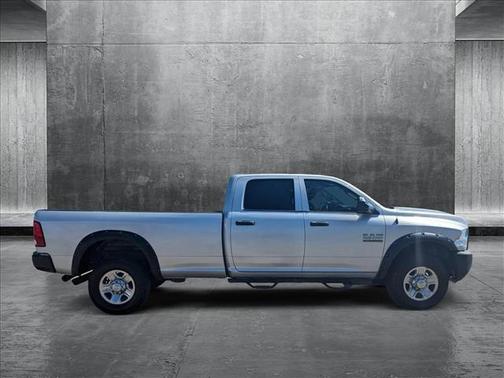 2017 RAM 2500 Tradesman Crew Cab 4x4 8' Box
