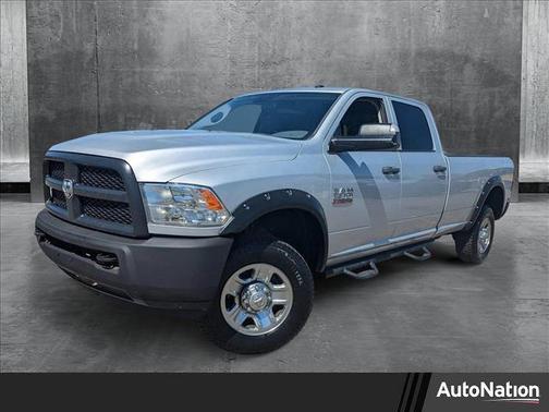 2017 RAM 2500 Tradesman Crew Cab 4x4 8' Box