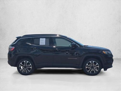 Diamond Black Crystal Pearlcoat 2022 Jeep Compass Limited