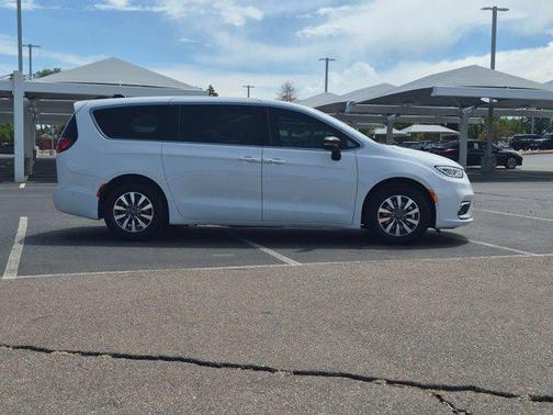 Bright White Clearcoat 2025 Chrysler Pacifica Hybrid Select
