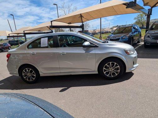 Silver Ice Metallic 2017 Chevrolet Sonic LT