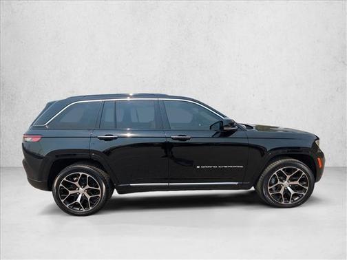 Diamond Black Crystal Pearlcoat 2025 Jeep Grand Cherokee Summit