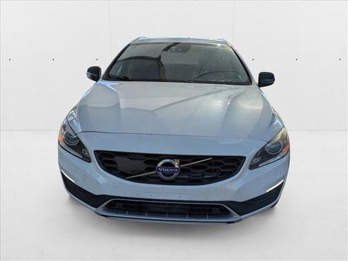 2017 Volvo V60 Cross Country T5 Platinum
