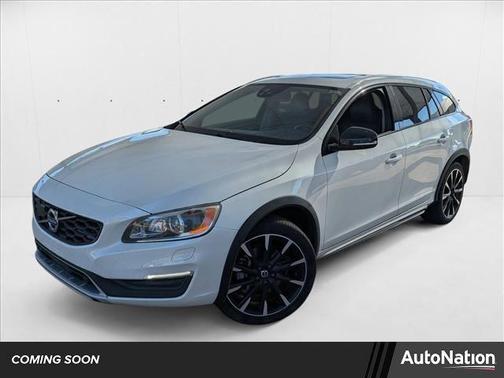 2017 Volvo V60 Cross Country T5 Platinum