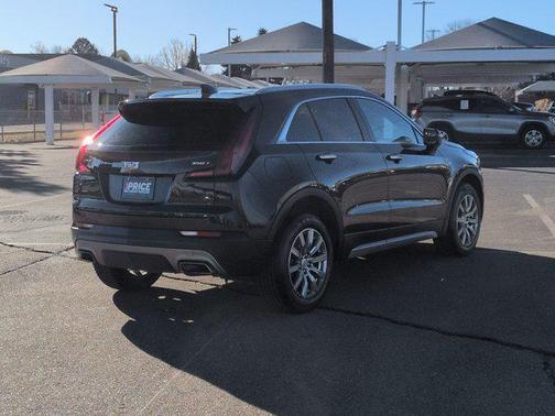 2023 Cadillac XT4 Premium Luxury