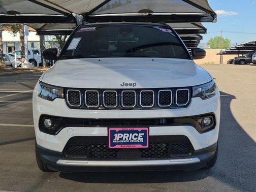 Bright White Clearcoat 2023 Jeep Compass Limited