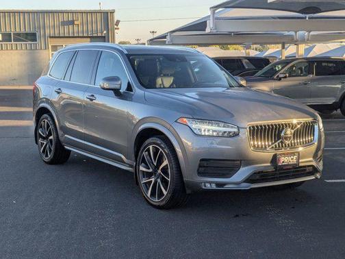 2020 Volvo XC90 T6 Momentum