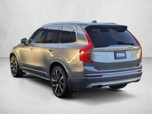 2020 Volvo XC90 T6 Momentum