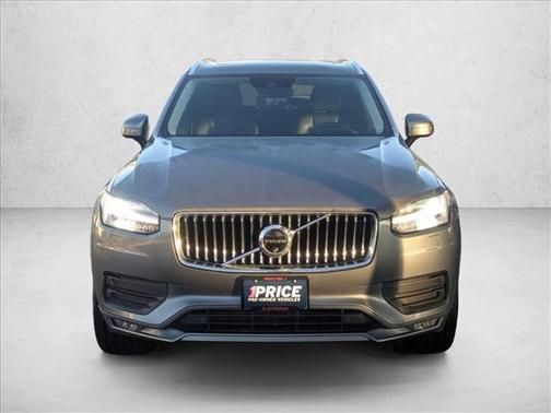 2020 Volvo XC90 T6 Momentum