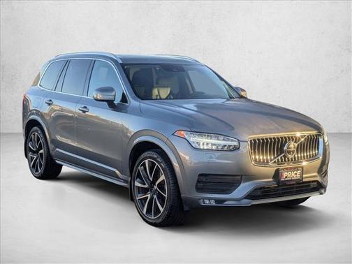 2020 Volvo XC90 T6 Momentum