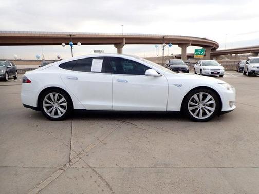 2016 Tesla Model S 85D