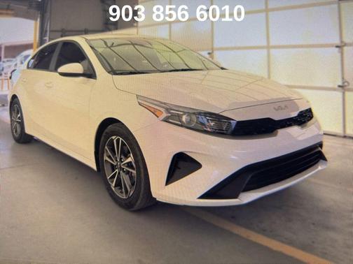 Snow White Pearl 2024 Kia Forte LXS