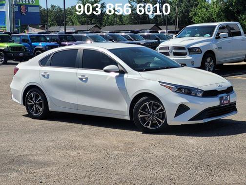 Snow White Pearl 2024 Kia Forte LXS