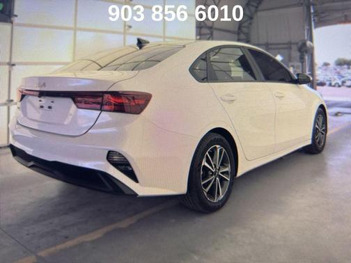 Snow White Pearl 2024 Kia Forte LXS
