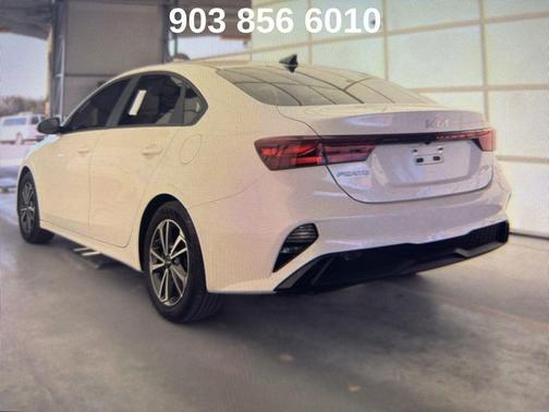 Snow White Pearl 2024 Kia Forte LXS
