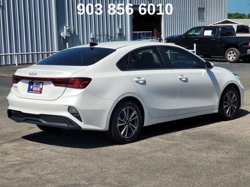 Snow White Pearl 2024 Kia Forte LXS
