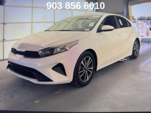 Snow White Pearl 2024 Kia Forte LXS