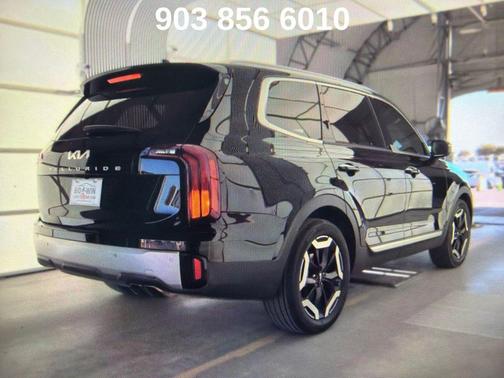 Ebony Black 2024 Kia Telluride S