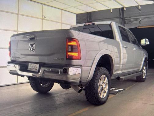 2019 RAM 2500 Laramie Crew Cab 4x4 6'4' Box