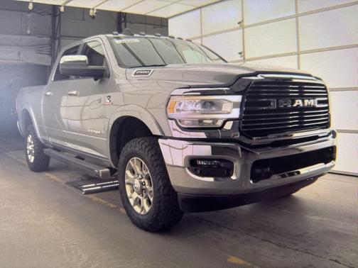 2019 RAM 2500 Laramie Crew Cab 4x4 6'4' Box