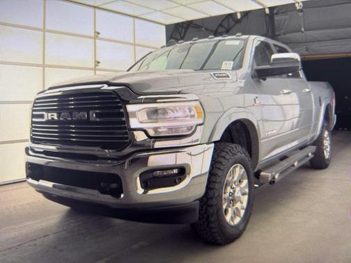 2019 RAM 2500 Laramie Crew Cab 4x4 6'4' Box