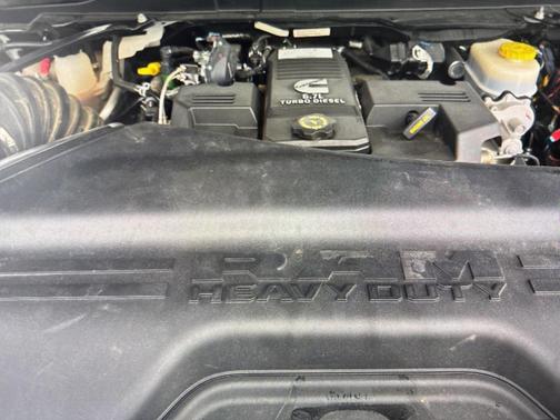 2019 RAM 2500 Laramie Crew Cab 4x4 6'4' Box