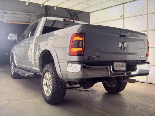 2019 RAM 2500 Laramie Crew Cab 4x4 6'4' Box