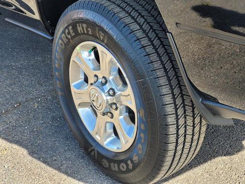 2026 RAM 2500 Lone Star Crew Cab 4x4 6'4' Box