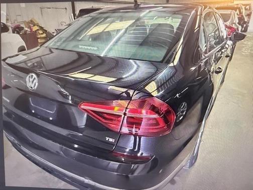 2018 Volkswagen Passat 2.0T R-Line