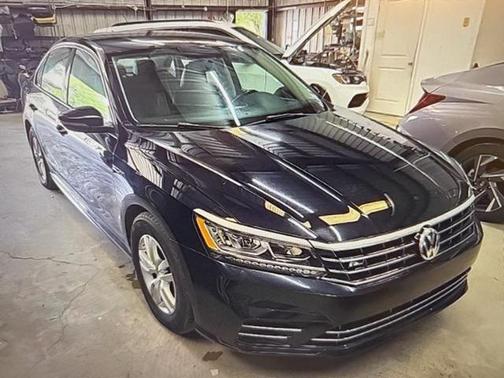 2018 Volkswagen Passat 2.0T R-Line