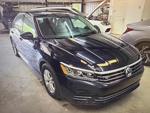 2018 Volkswagen Passat 2.0T R-Line