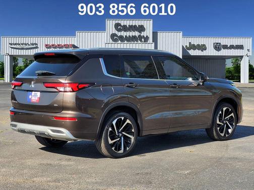 Deep Bronze Metallic 2022 Mitsubishi Outlander SEL 2.5 2WD