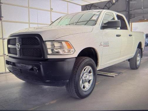 2017 RAM 2500 Tradesman Crew Cab 4x4 6'4' Box