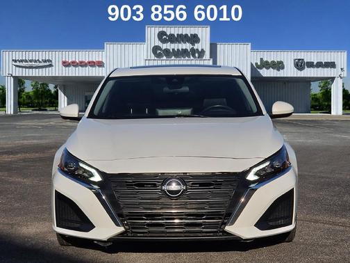 Pearl White Tricoat 2023 Nissan Altima 2.5 SV