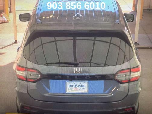 2023 Honda Pilot 2WD LX