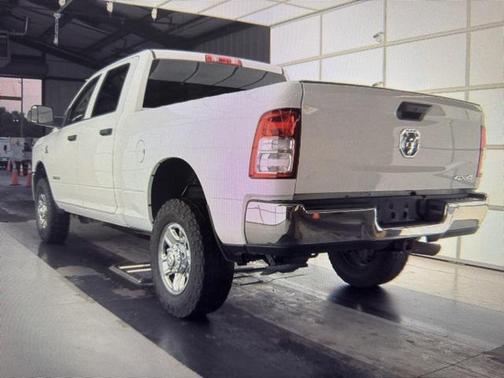 2020 RAM 2500 Tradesman Crew Cab 4X4 6'4' Box