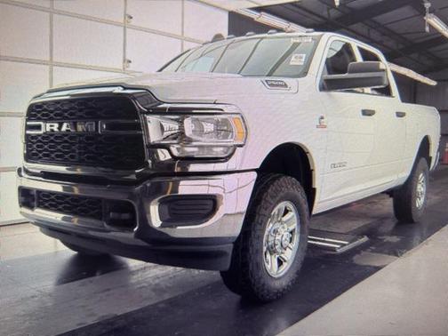 2020 RAM 2500 Tradesman Crew Cab 4X4 6'4' Box