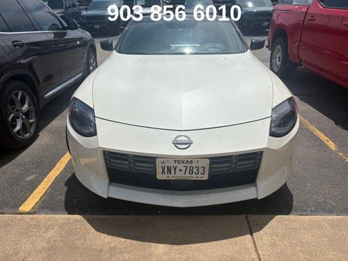Pearl White Tricoat/Super Black 2025 Nissan Z Sport Automatic Transmission