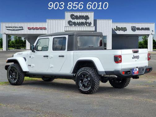 Bright White Clearcoat 2026 Jeep Gladiator Willys 4x4