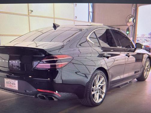 2022 Genesis G70 2.0T RWD