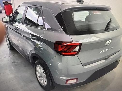 2021 Hyundai VENUE SE